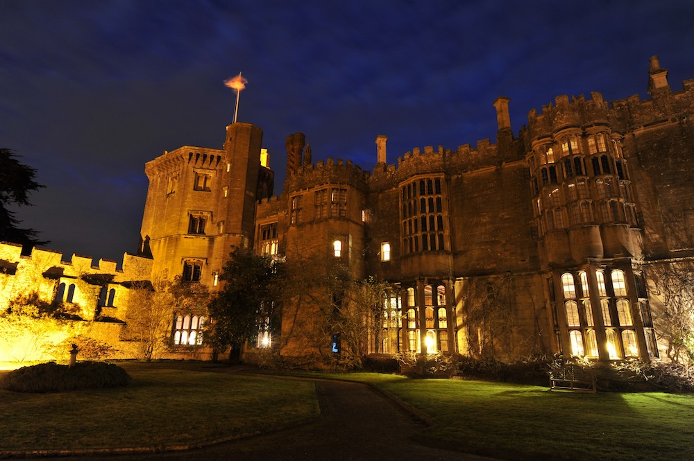 Thornbury_Castle_by_night