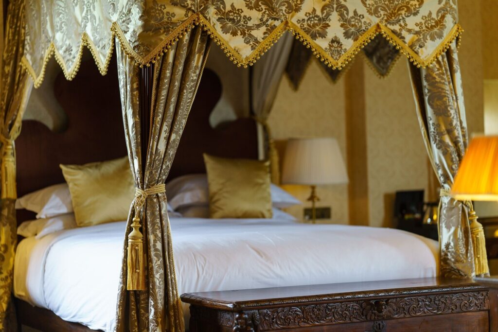 Bed Jane Seymour Suite
