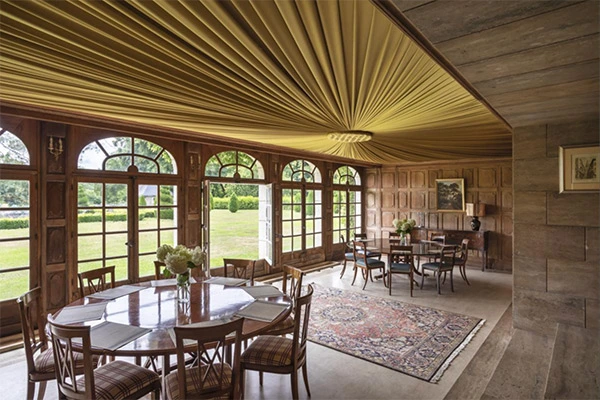 Chateau du Mont dining