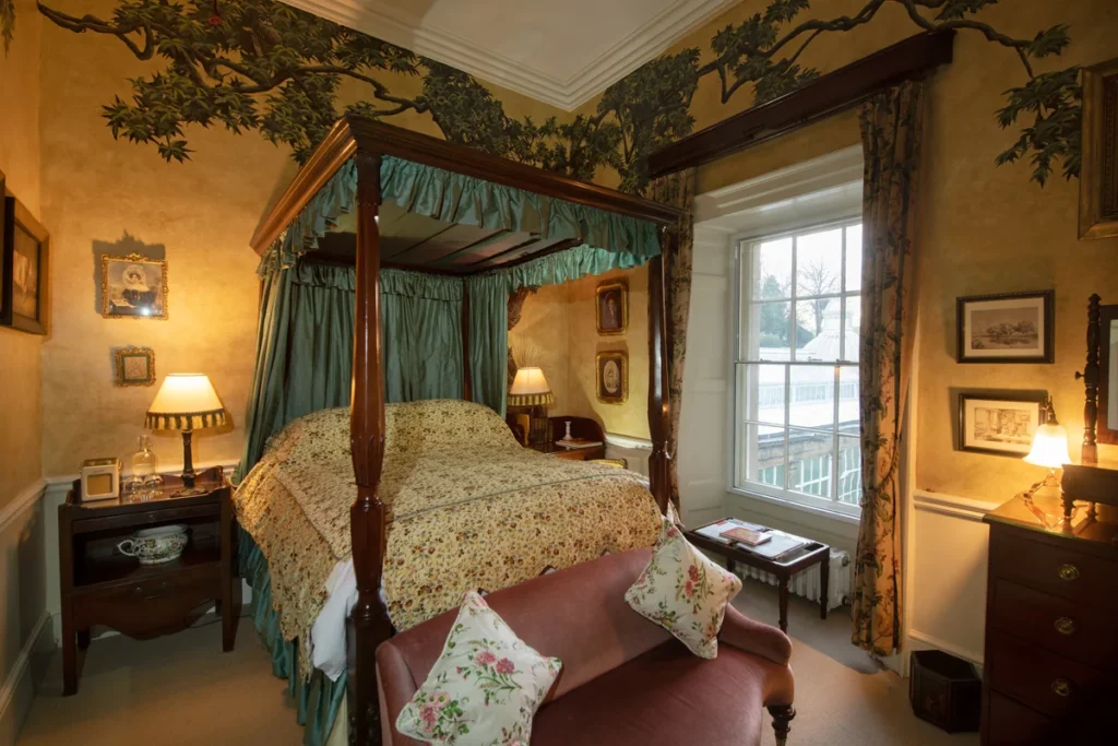 bedroom with wooden posts