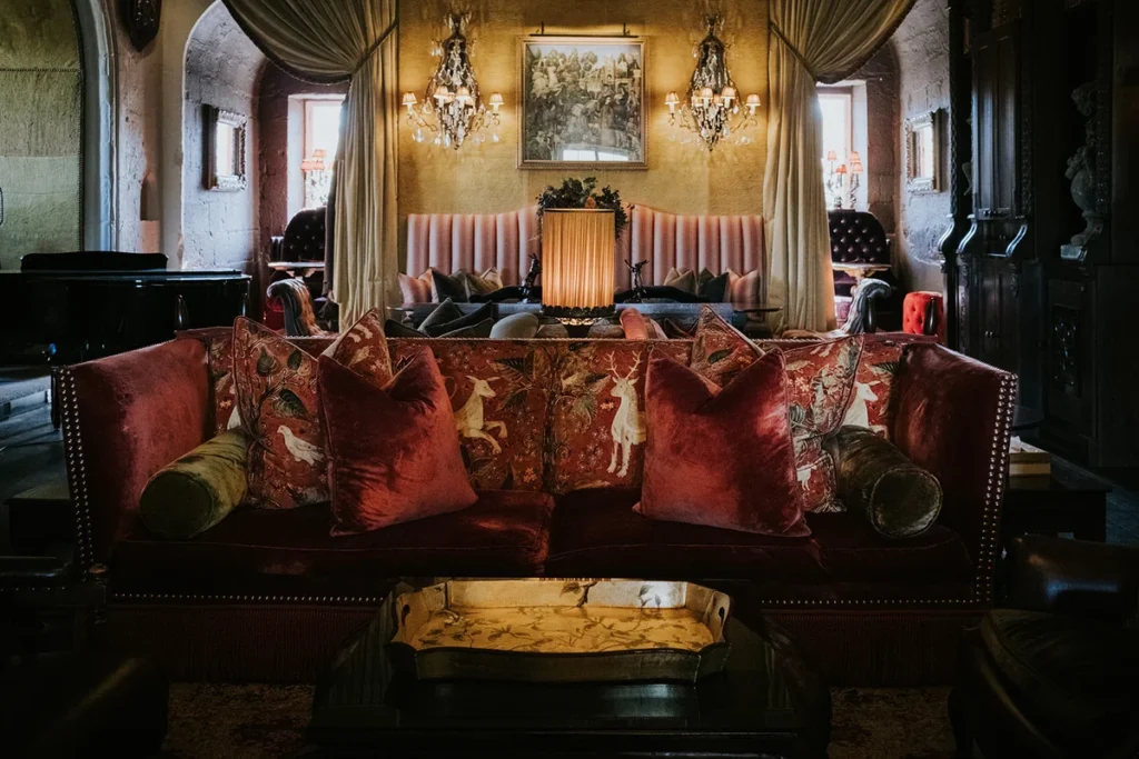 red sofa