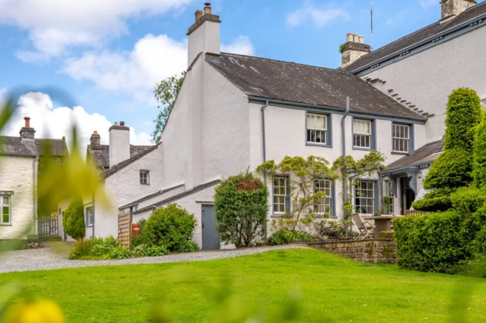 graythwaite exterior front of property
