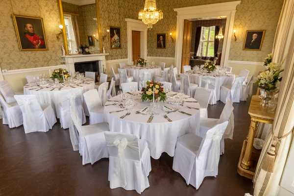 wedding meal tables