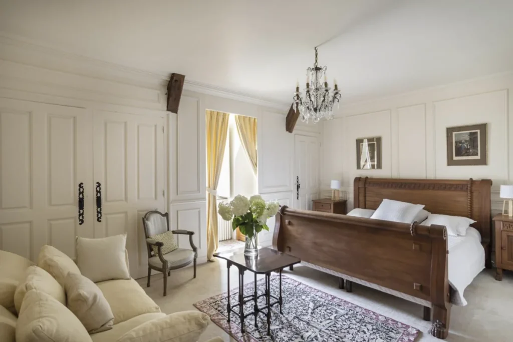 chateau du mont bedroom