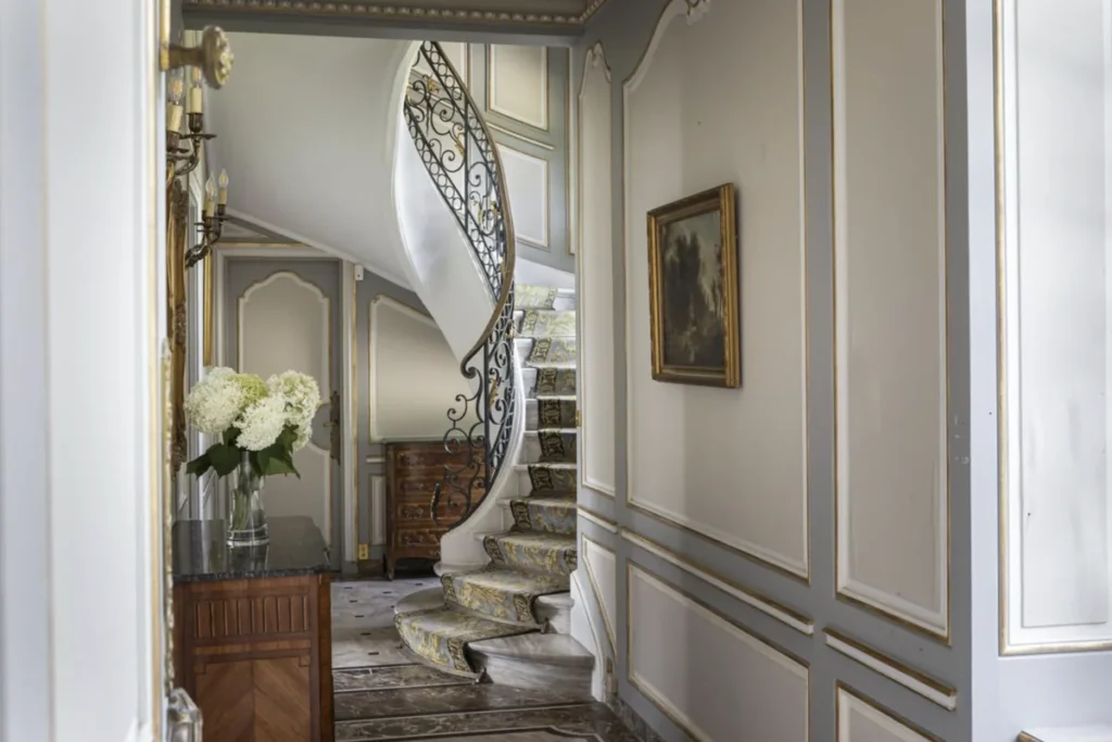 chateau du mont stairs