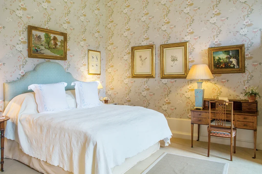 gordon castle bedroom with floral walls