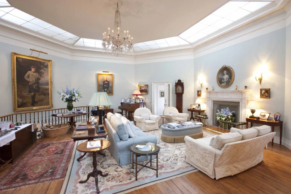 gordon castle lounge area