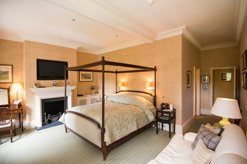 knowsley hall bedroom