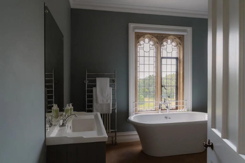 middleton castle bathroom