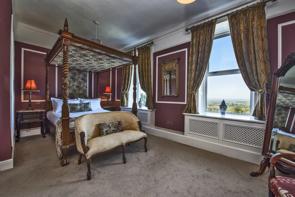 orlagh house bedroom with posts