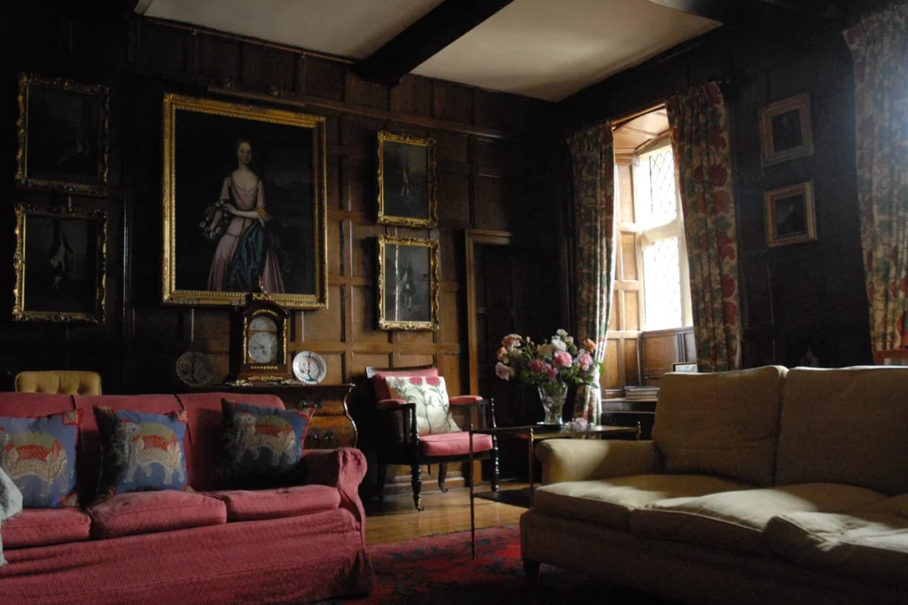 pentrehobyn hall frames in lounge