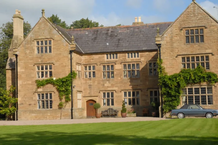 pentrehobyn hall front view