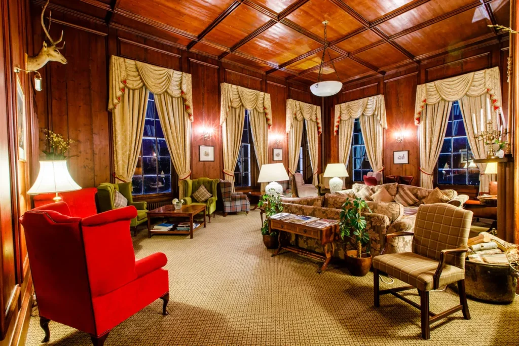 raemoir house lounge